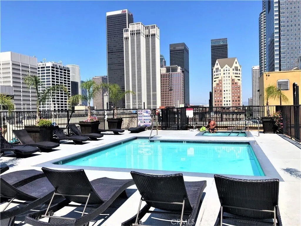 Condo in Los Angeles, California, United States 2 - 17331471
