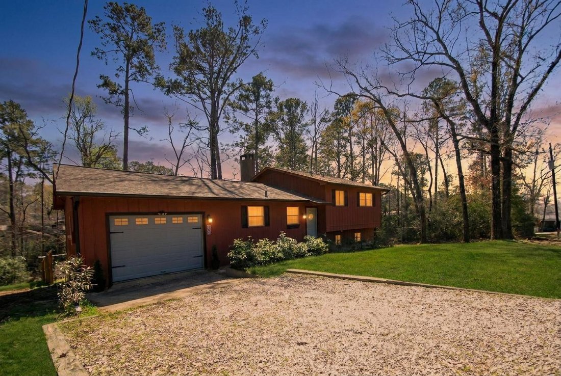 House in Point Blank, Texas, United States 1 - 17331356