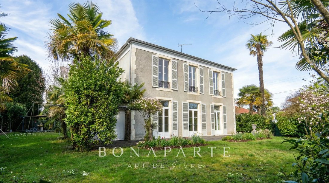 House in Pau, Nouvelle-Aquitaine, France 1 - 17311441