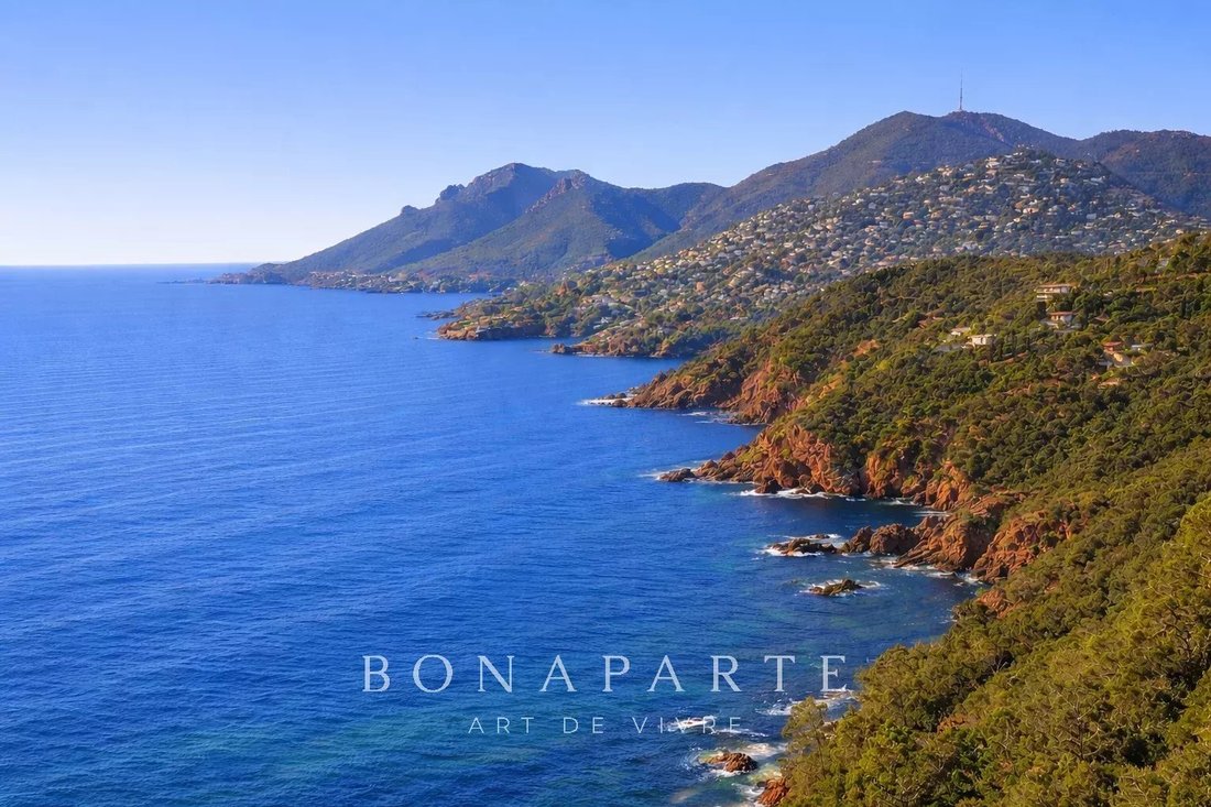 Land in Théoule-sur-Mer, Provence-Alpes-Côte d'Azur, France 1 - 17265981