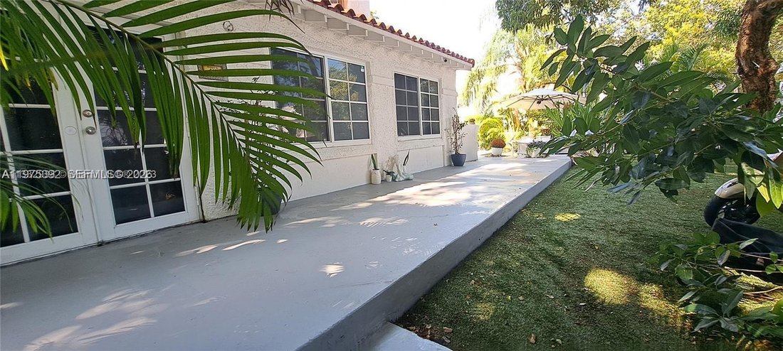 Condo in Miami Beach, Florida, United States 5 - 17331276