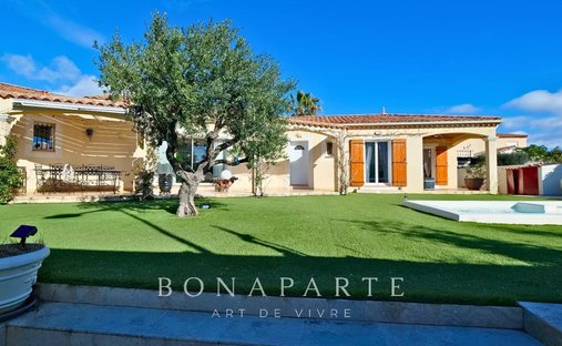Villa in Peripherie, Serignan, France 1