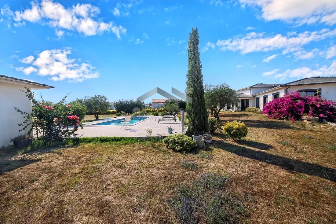 Villa in Aleria, Corsica, France 1 - 16402831