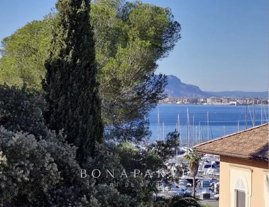 Apartment in Plateau Notre Dame Sud-Bord de mer-Beaurivage, Saint-Raphaël, France 1 - 17150159