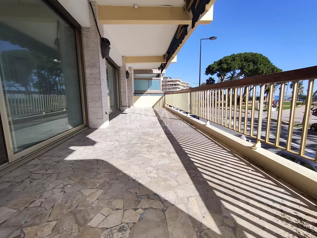 Apartment in Vieille Ville, Antibes, France 3 - 17248130