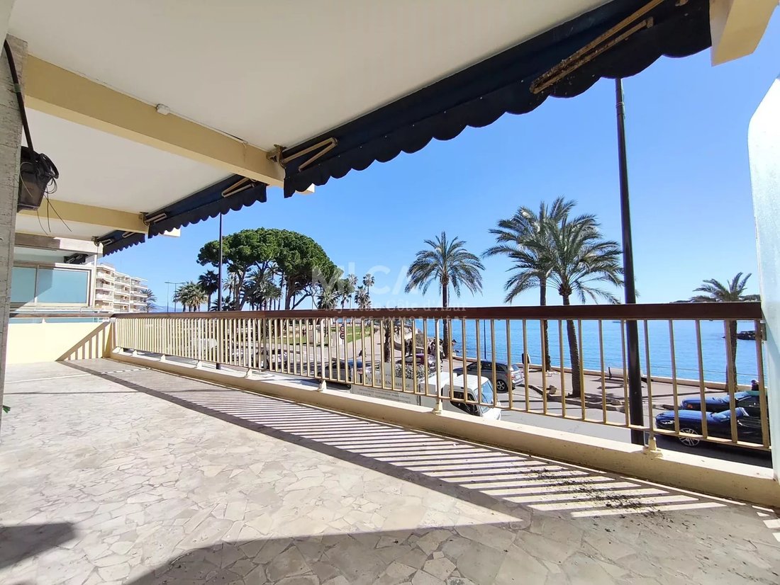 Apartment in Vieille Ville, Antibes, France 1 - 17248130