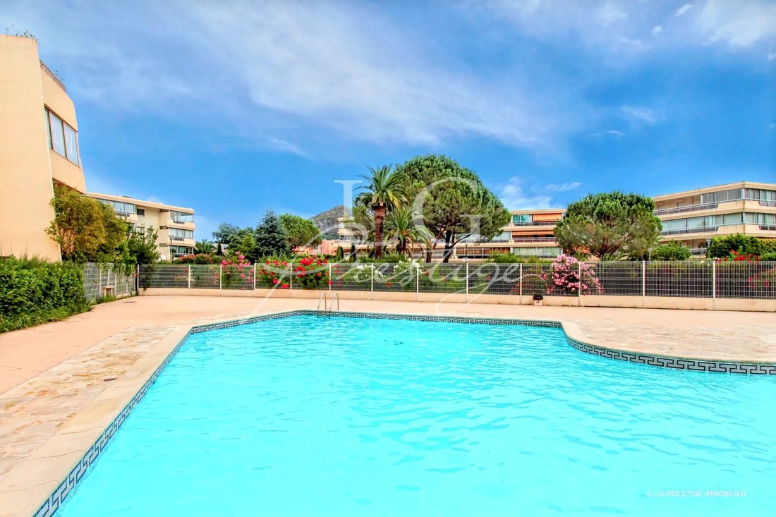 Apartment in Mandelieu-la-Napoule, Provence-Alpes-Côte d'Azur, France 2 - 17055562