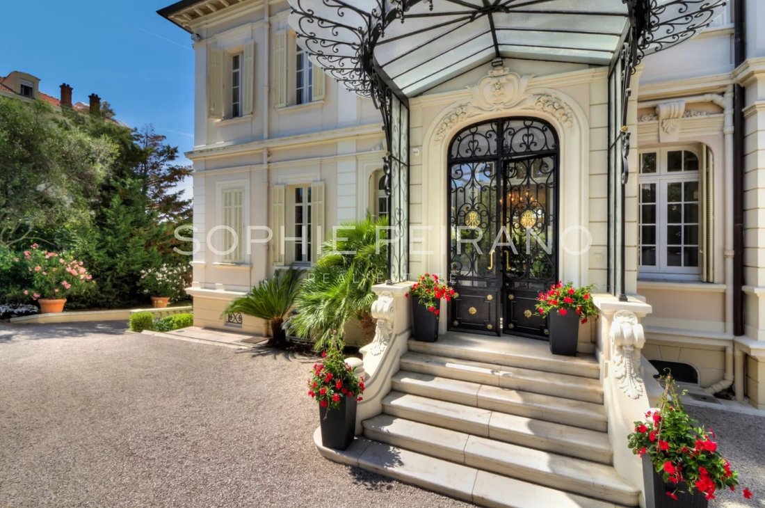 Villa in Cannes, Provence-Alpes-Côte d'Azur, France 2 - 17332135