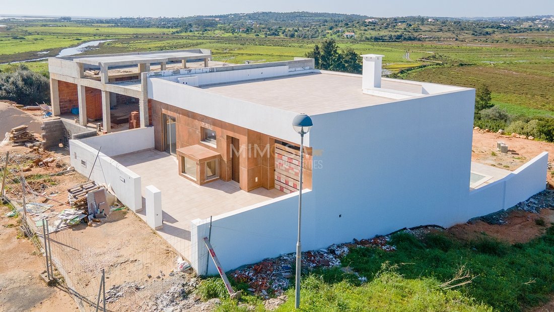 House in Mexilhoeira Grande, Algarve, Portugal 4 - 14034823