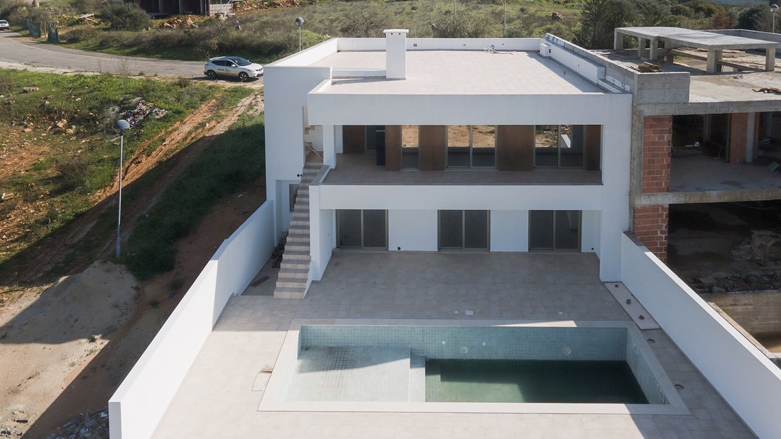 House in Mexilhoeira Grande, Algarve, Portugal 1 - 14034823