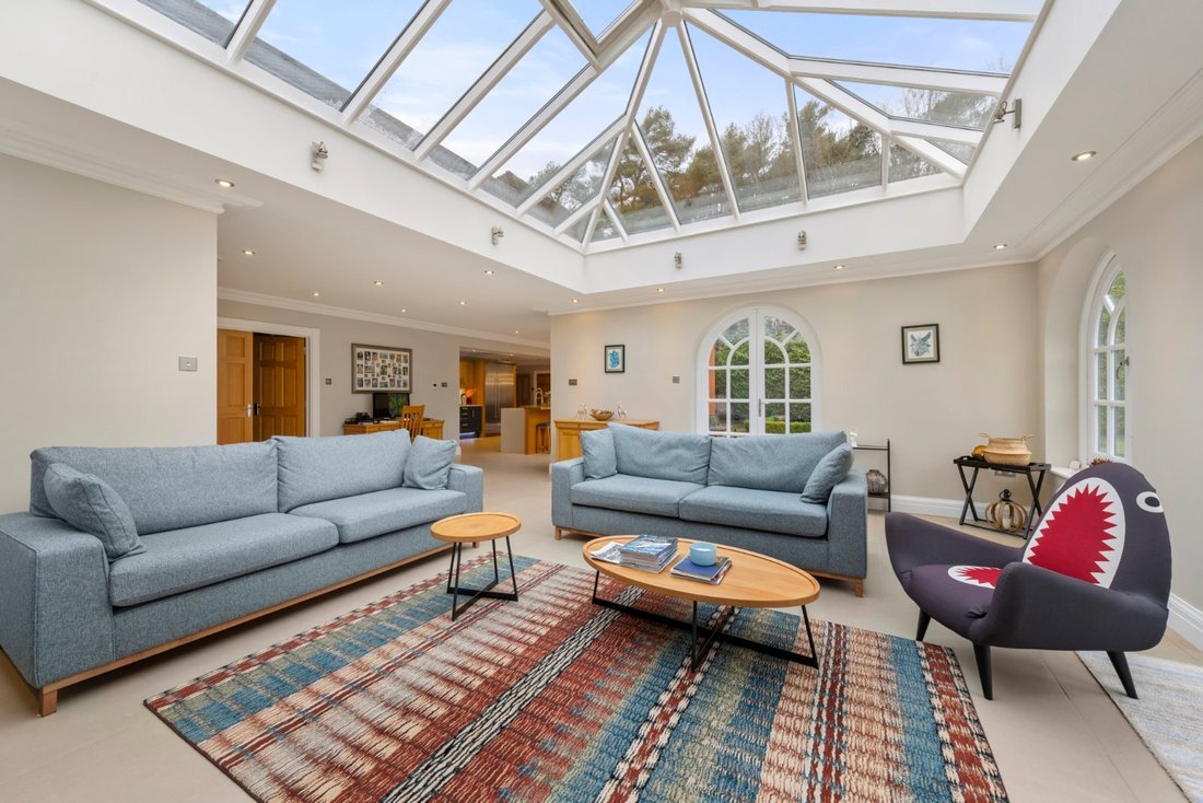 House in Brookwood, Woking, England 3 - 17332294