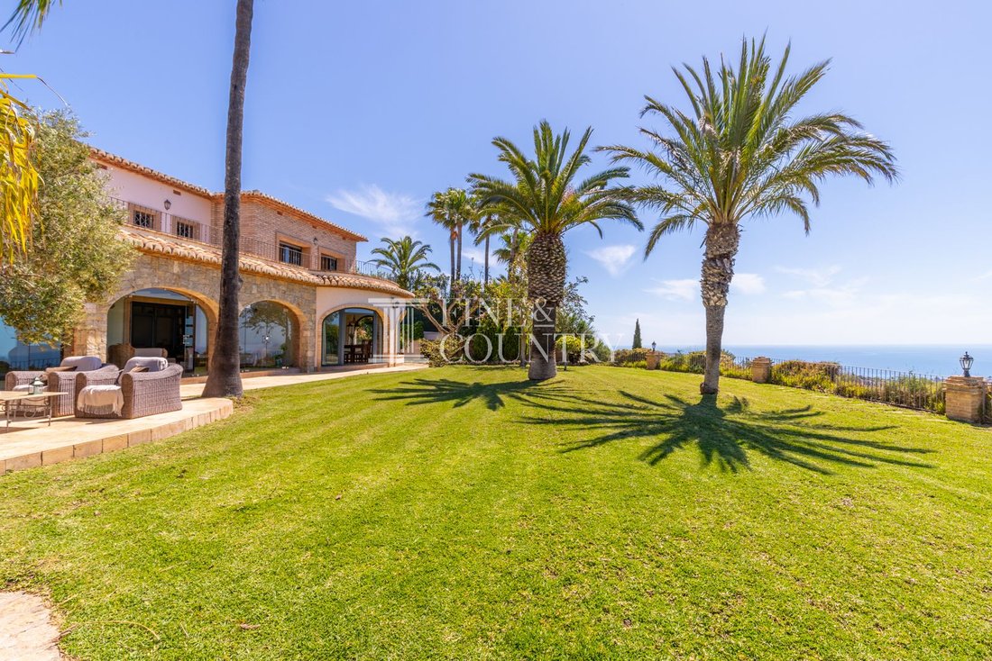 Villa in Benissa, Valencian Community, Spain 1 - 17331139