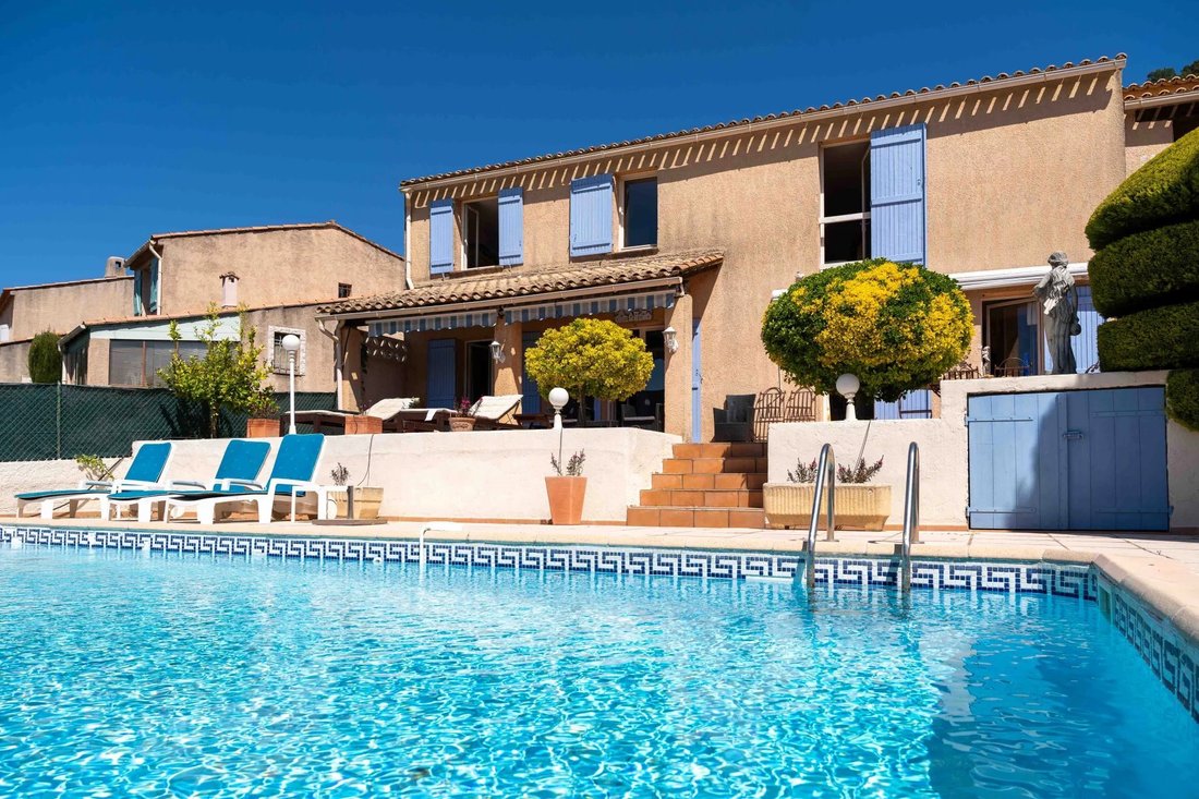 Villa in Taradeau, Provence-Alpes-Côte d'Azur, France 2 - 17331307
