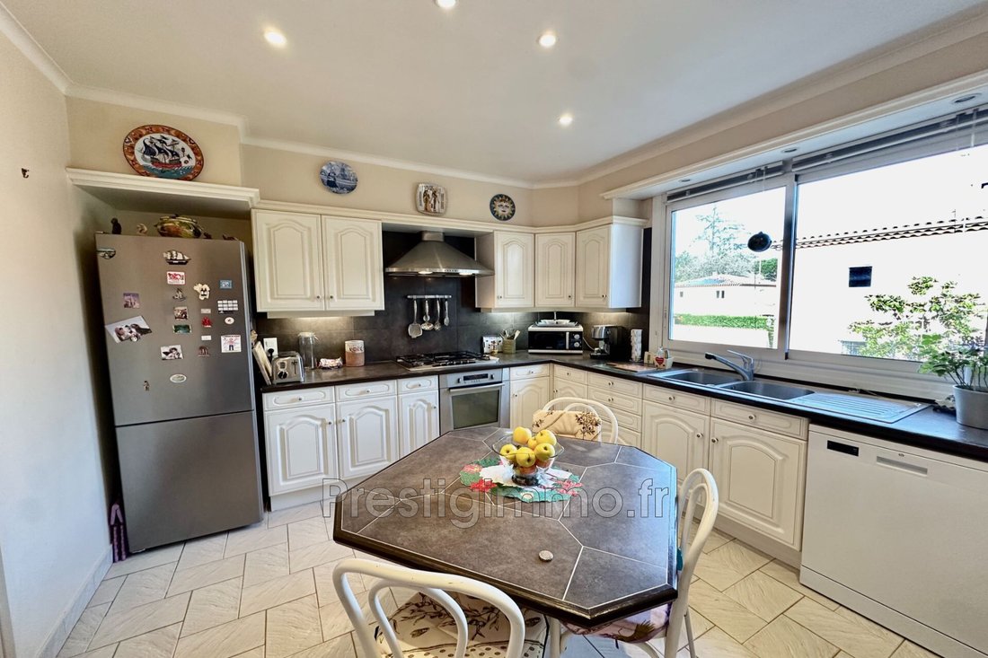 Villa in Nord, Roquefort-les-Pins, France 5 - 17332138