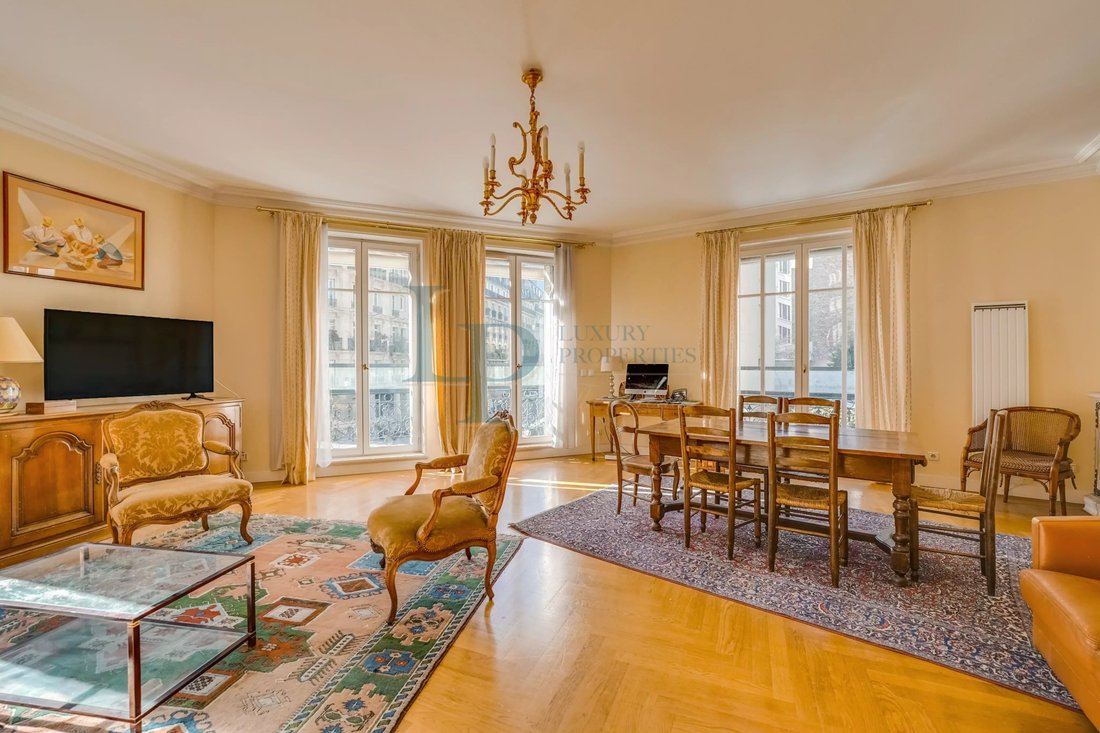 Apartment in Courcelles-Wagram, Paris 17e Arrondissement, Paris 2 - 17332341