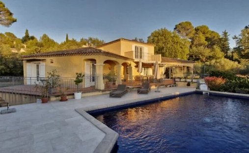 Villa in Saint-Antonin-du-Var, Provence-Alpes-Côte d'Azur, France 1