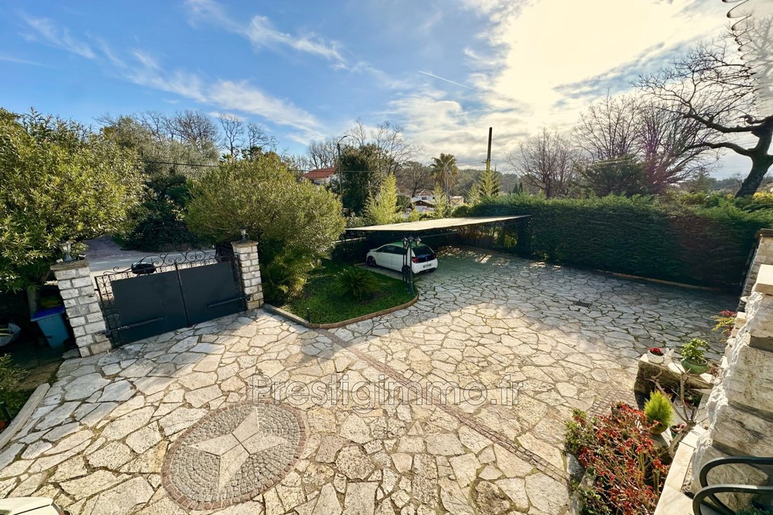 Villa in Nord, Roquefort-les-Pins, France 3 - 17332138