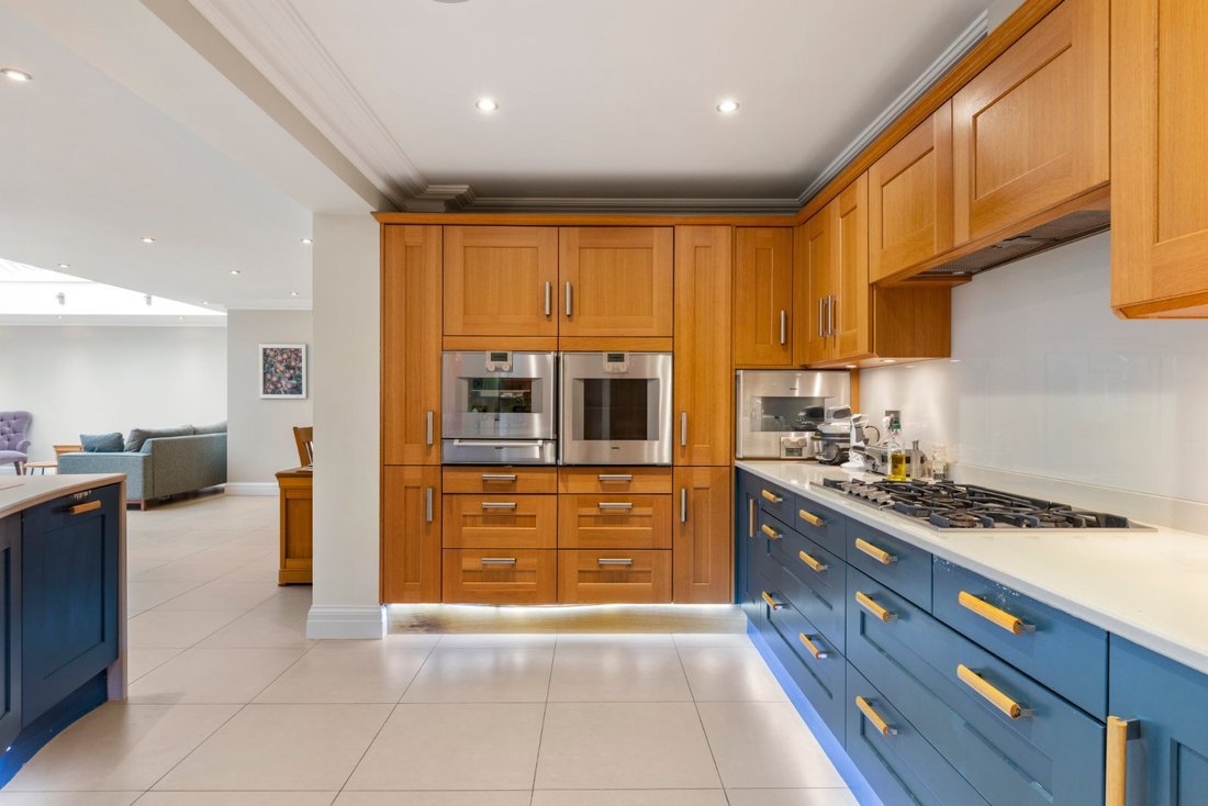 House in Brookwood, Woking, England 5 - 17332294