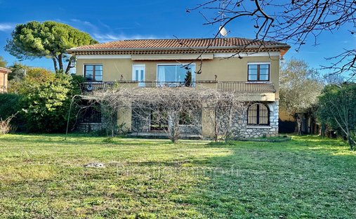 Villa in Nord, Roquefort-les-Pins, France 1