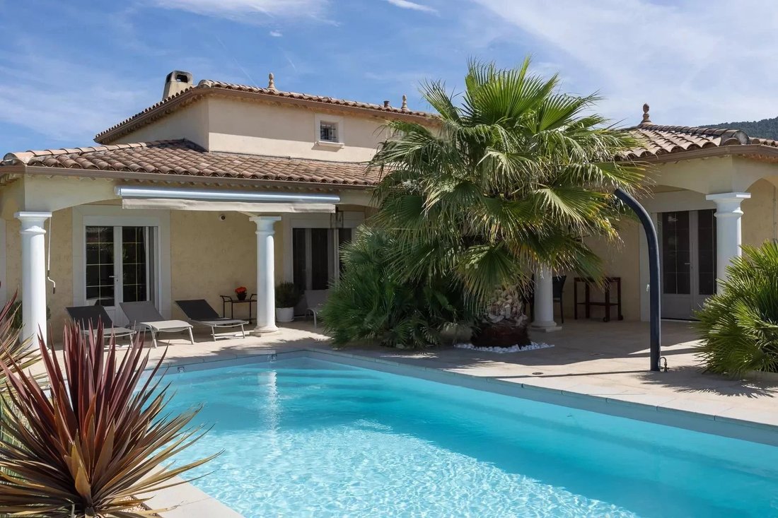 Villa in Aups, Provence-Alpes-Côte d'Azur, France 3 - 17331328