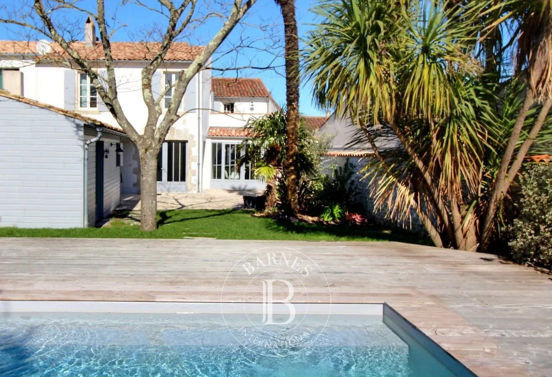 Maison à Le Bois-Plage-en-Ré, Nouvelle-Aquitaine, France 1 - 17302524