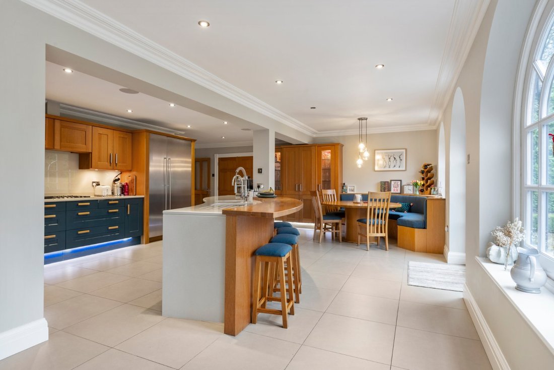 House in Brookwood, Woking, England 4 - 17332294