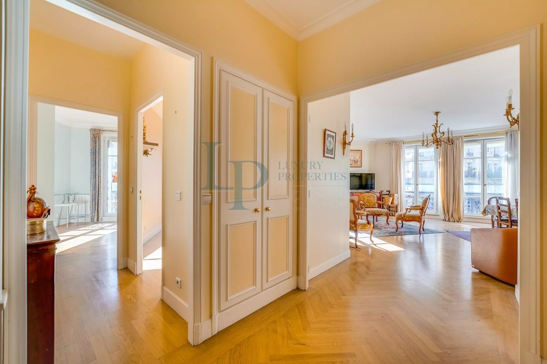 Apartment in Courcelles-Wagram, Paris 17e Arrondissement, Paris 4 - 17332341