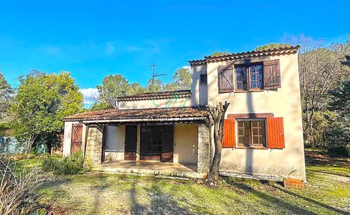 House in Nord, Roquefort-les-Pins, France 1
