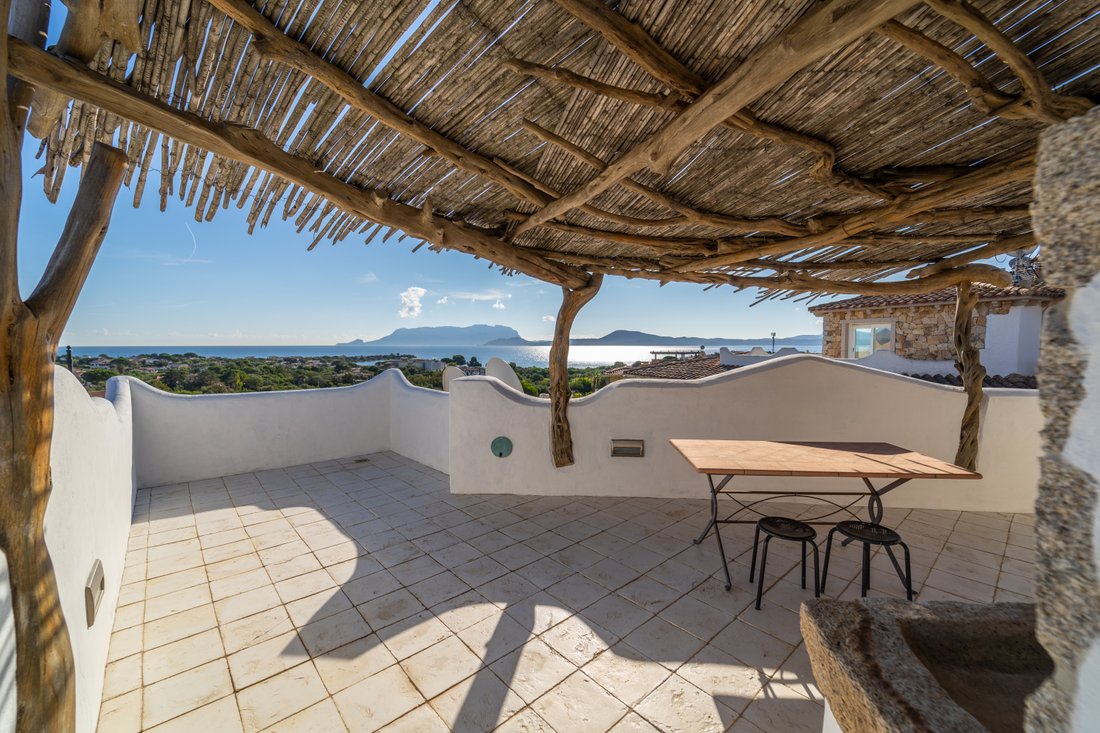 Villa in Olbia, Sardinia, Italy 2 - 17332402