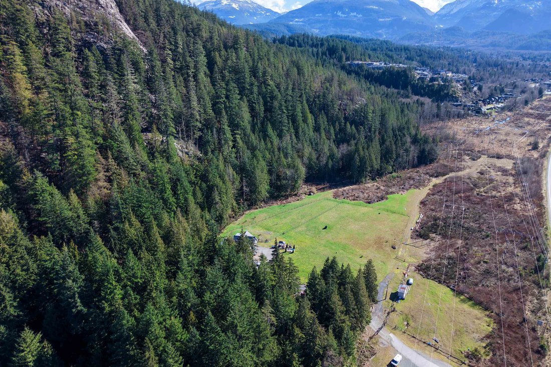House in Squamish, British Columbia, Canada 3 - 17327652
