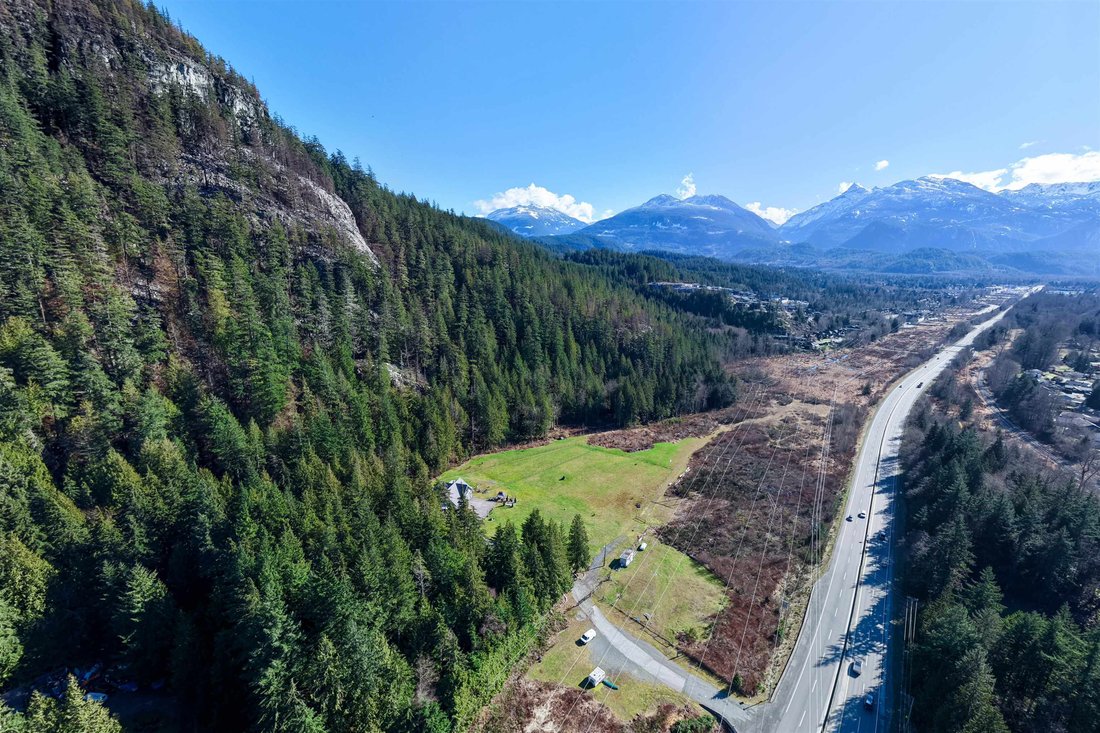 House in Squamish, British Columbia, Canada 1 - 17327652