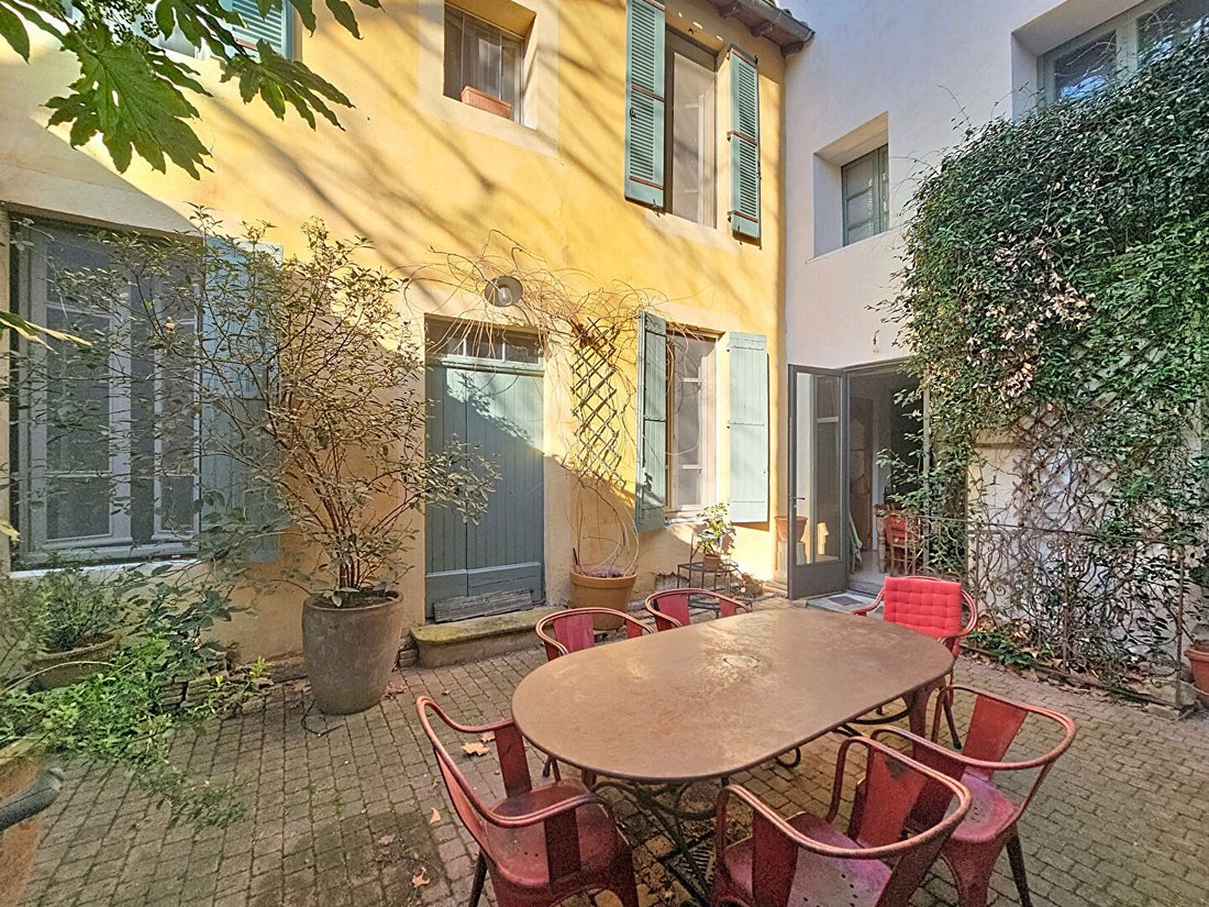 Villa in Avignon, Provence-Alpes-Côte d'Azur, France 2 - 17335270
