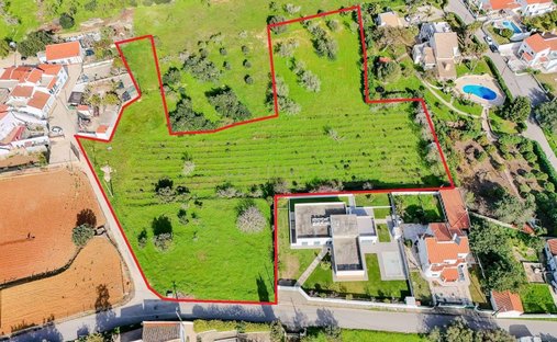 Land in Armacao de Pera, Algarve, Portugal 1