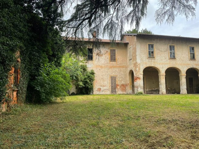 Villa in Mesero, Lombardy, Italy 2 - 17333382