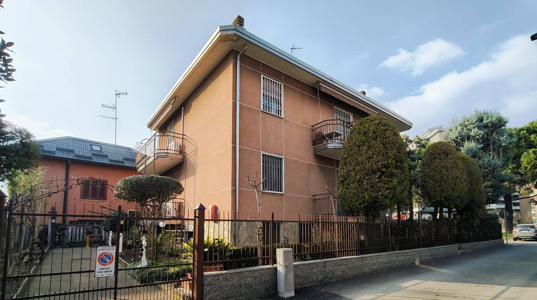 House in Cinisello, Cinisello Balsamo, Lombardy 3 - 17336020