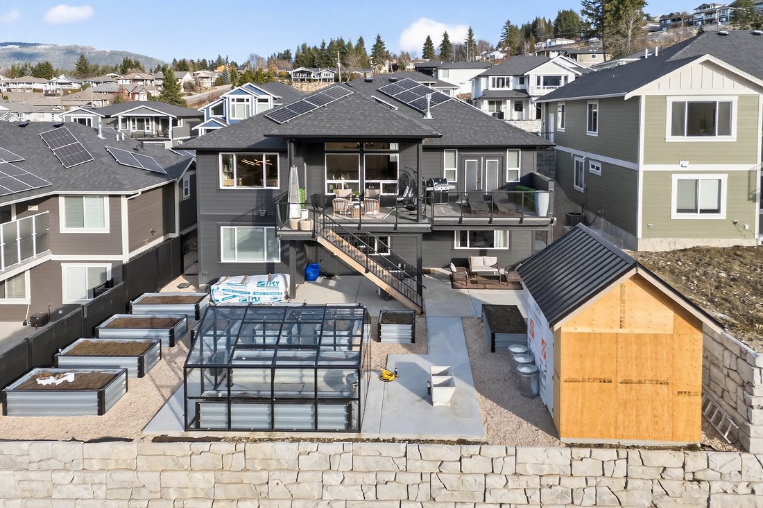 House in Salmon Arm, British Columbia, Canada 5 - 17332981