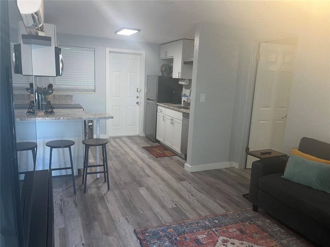 Largo, Florida, United States 3 - 17333544