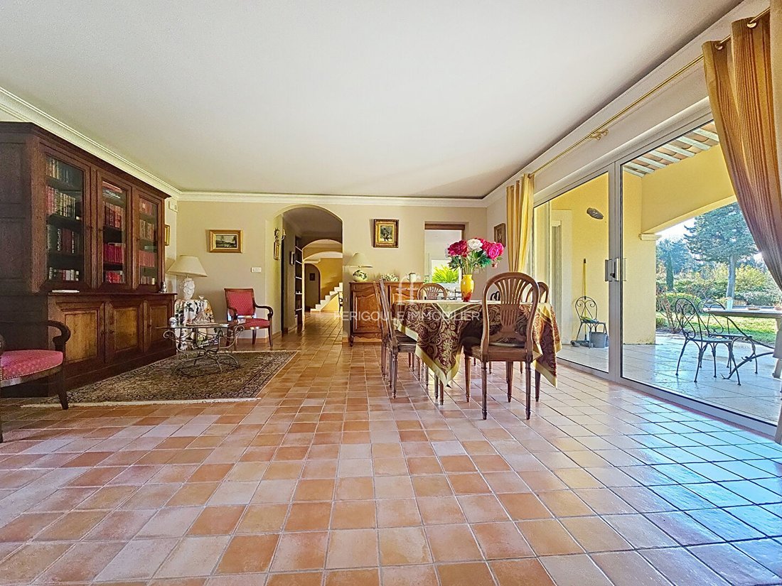 Villa in Est, Rochefort-du-Gard, France 3 - 17335262