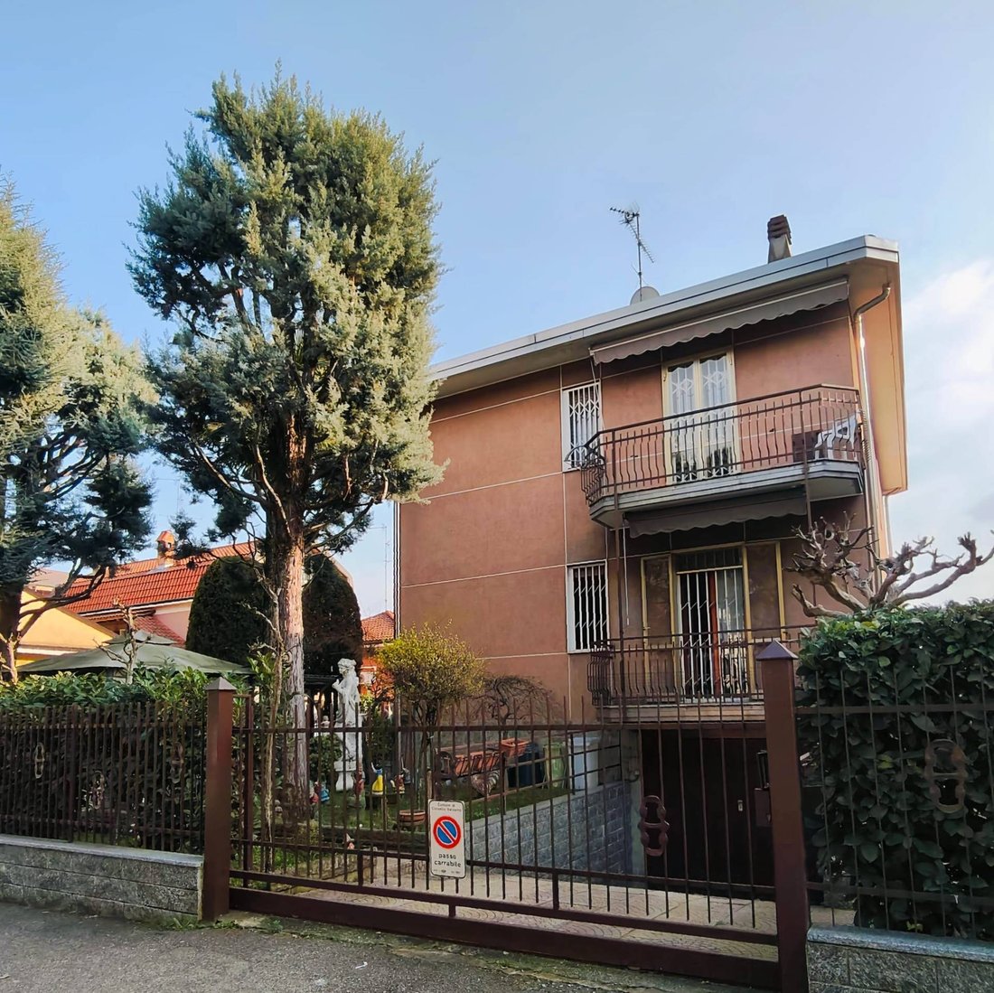 House in Cinisello, Cinisello Balsamo, Lombardy 2 - 17336020