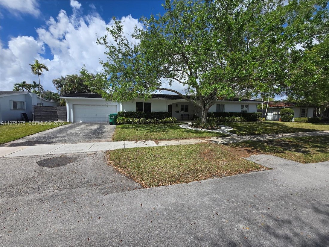 House in Miami, Florida, United States 1 - 17333808
