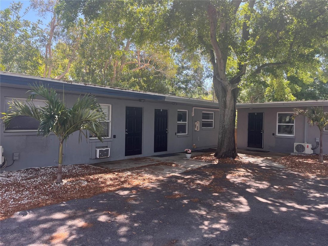 Largo, Florida, United States 1 - 17333544
