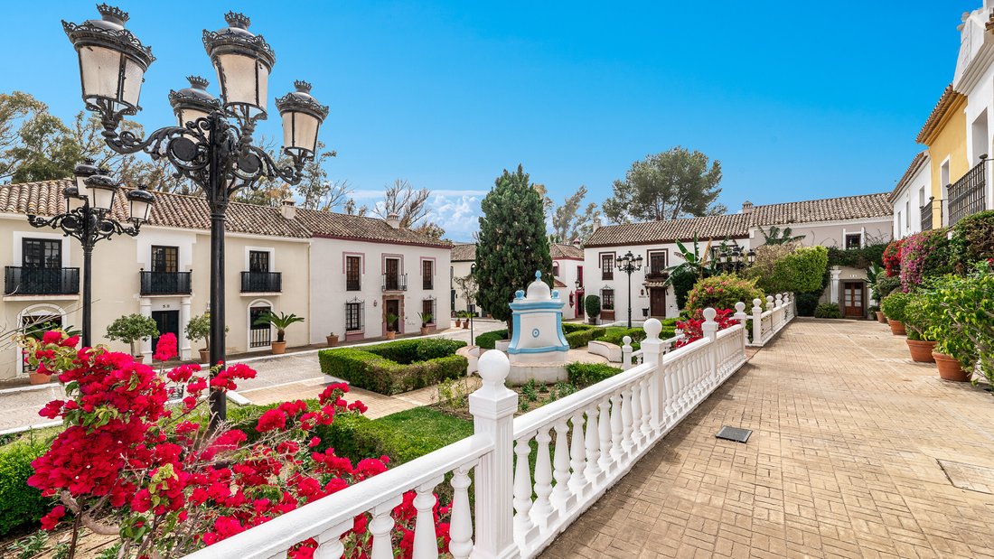Townhouse in Guadalmina Baja, San Pedro de Alcantara, Spain 1 - 17333399