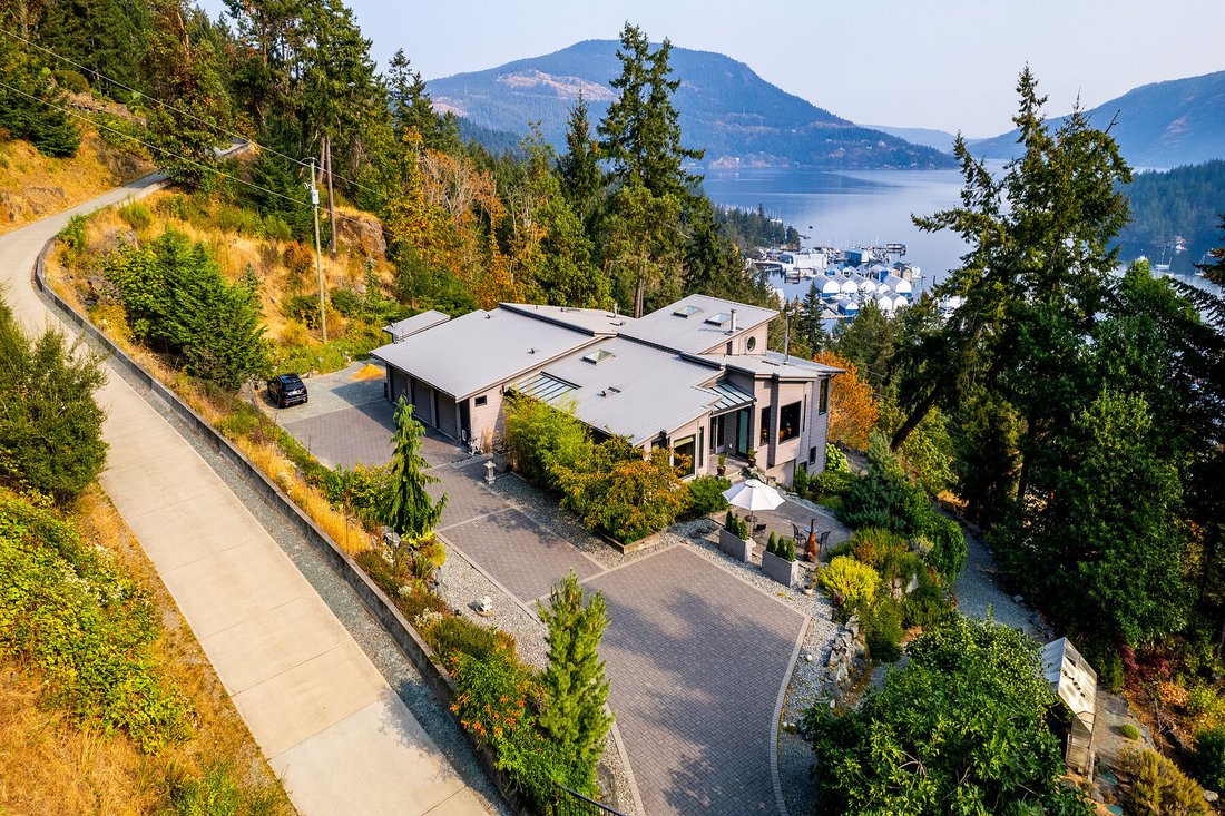 House in Duncan, British Columbia, Canada 4 - 12235951