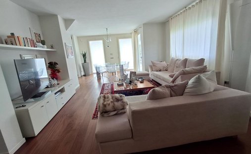 Villa in Limite, Tuscany, Italy 1
