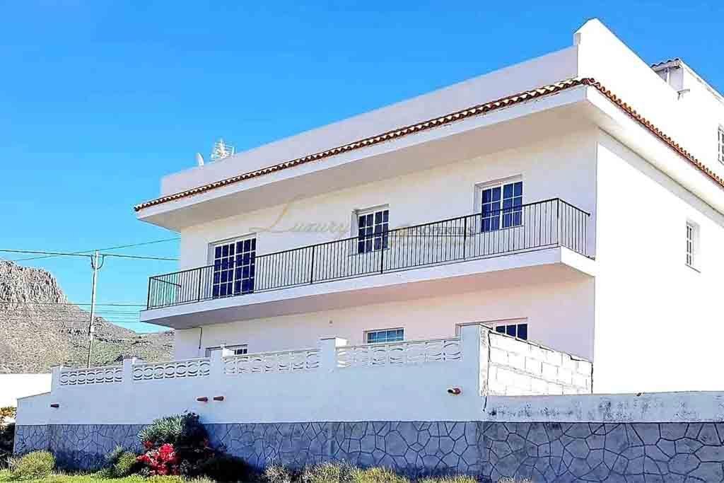 Villa in Arona, Canary Islands, Spain 2 - 17333609