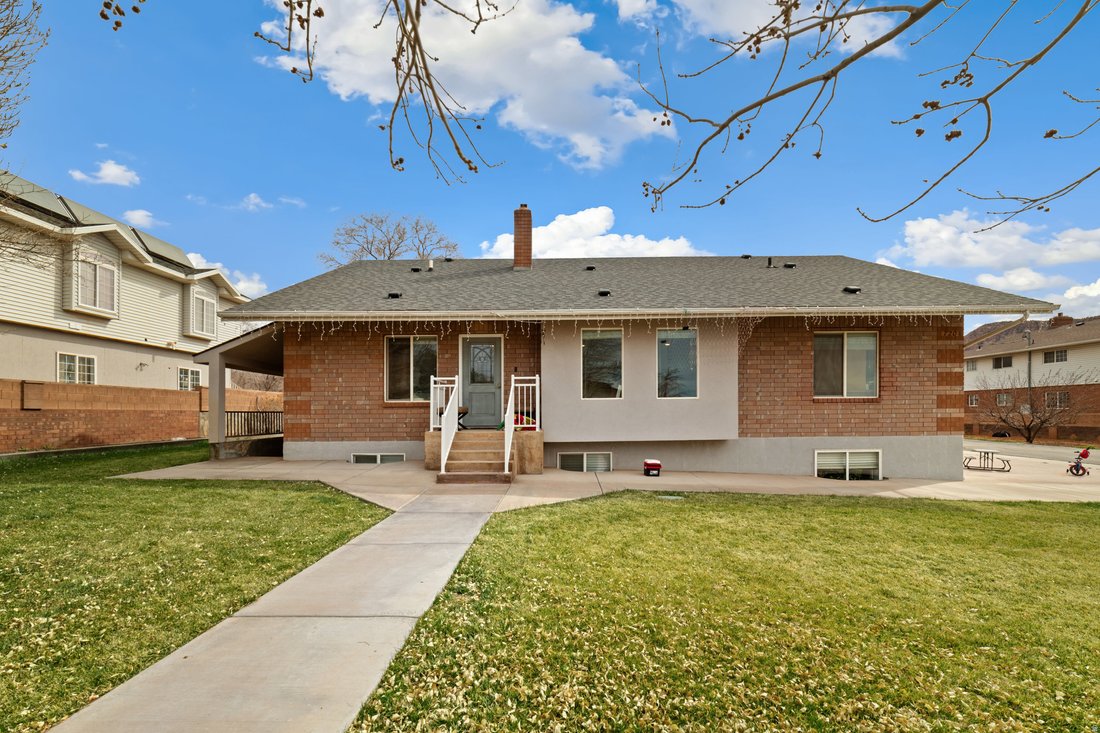 House in Hildale, Utah, United States 3 - 17333669