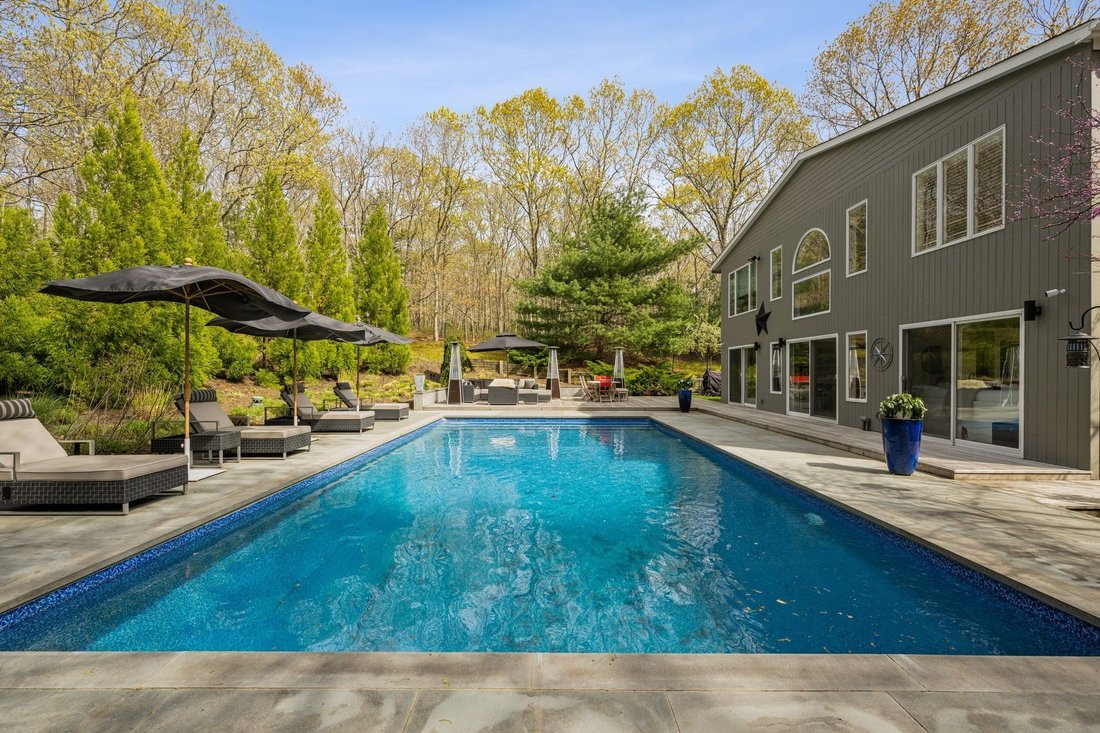 East Hampton, New York, United States 1 - 17335444