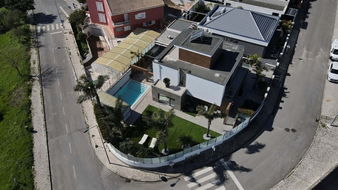 Villa in Charneca de Caparica e Sobreda, Setubal, Portugal 2 - 17332767