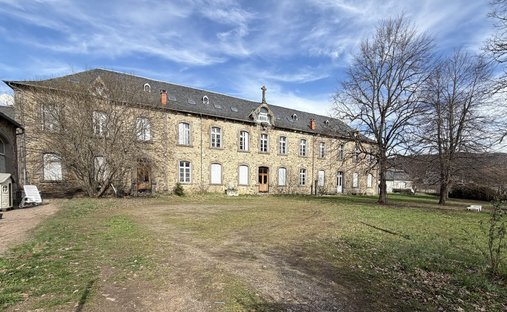 Haus in Condat, Auvergne-Rhone-Alpen, Frankreich 1