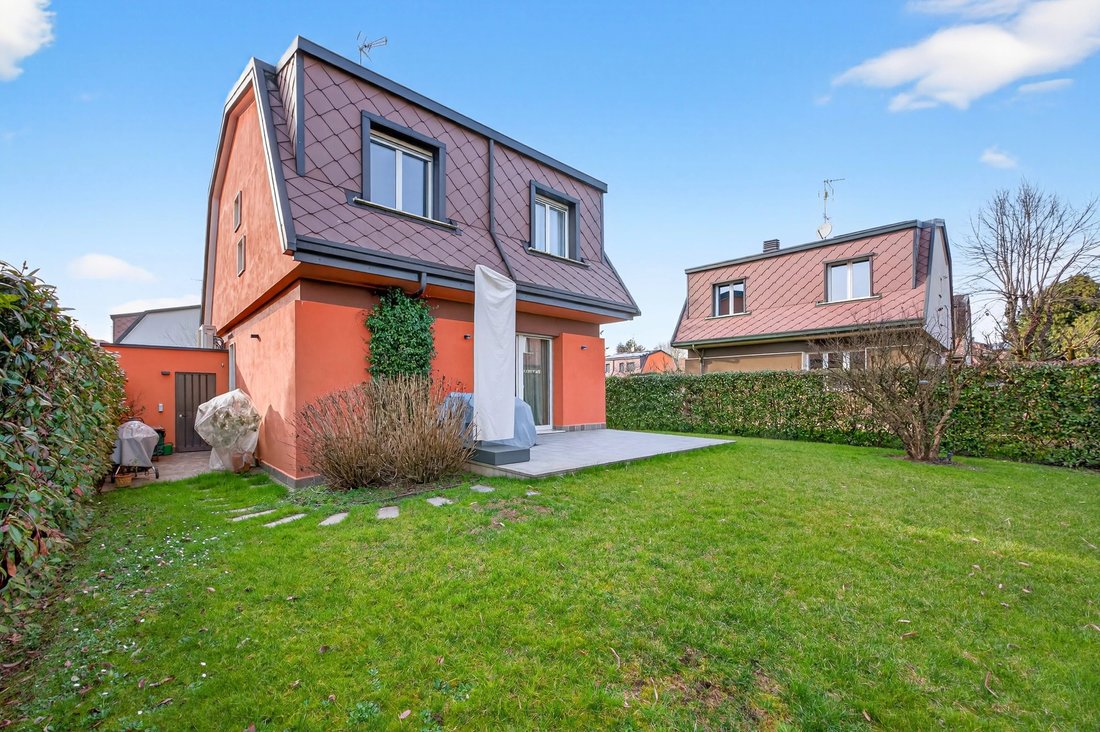 Villa in Arese, Lombardy, Italy 1 - 17333364